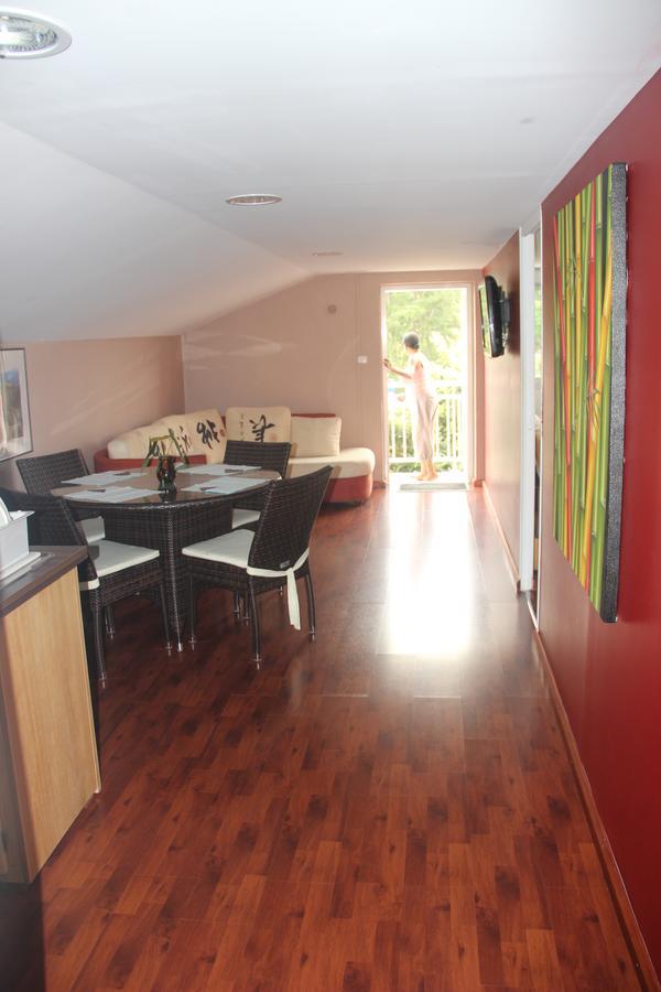 Le Colibri Bed and Breakfast Le Dix-Septieme Εξωτερικό φωτογραφία